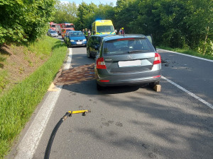 Sedm zraněných při nehodě na Šumpersku, z toho dvě děti. Čelně se srazily dva vozy