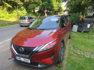 Řidička v Šumperku nabourala dvě auta, ohrozil ji jiný vůz. Zranila se i chodkyně