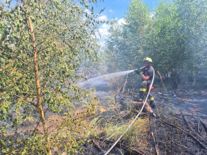 Třetí stupeň poplachu na Uničovsku. U lesního požáru pomůže vrtulník i dron