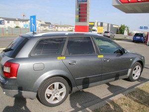 Žena ukradla v Olomouci lahev oleje, její manžel v autě najel do pracovníků ostrahy