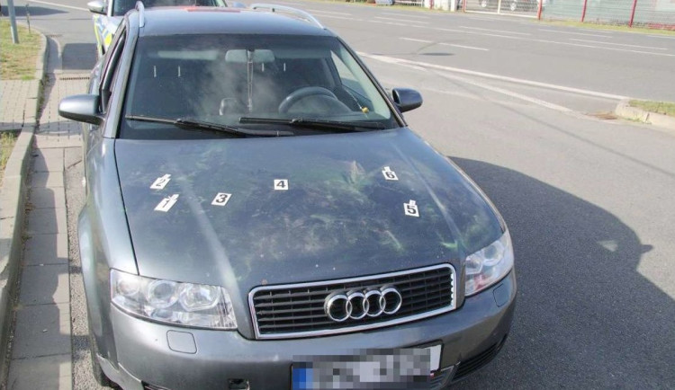 Hledané auto i s posádkou policisté vypátrali během několika minut