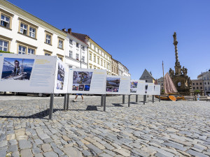 Ololodě oslavily kulatiny. Příběhy výletních plaveb na řece Moravě přibližuje výstava v centru Olomouce