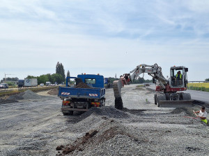 Stavba D35 Křelov-Slavonín