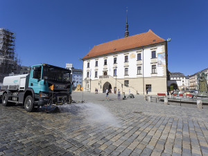 Osvěžení na rozpáleném Horním náměstí? Olomouc chystá mlžné sprchy na příští rok