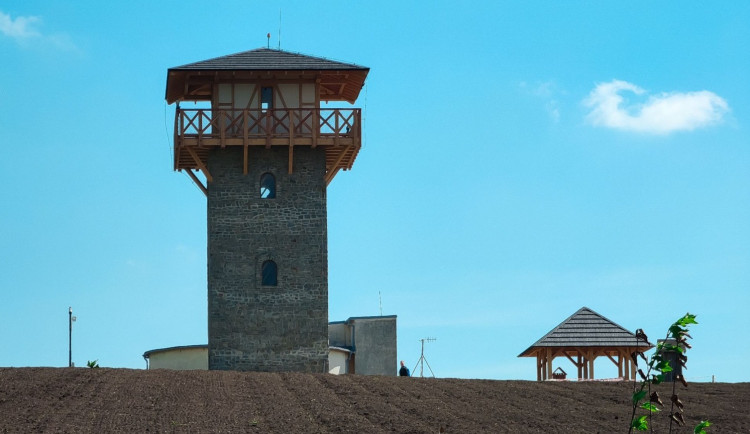 TIP NA VÝLET: Nenáročná procházka k rozhledně Tučín nabídne krásné výhledy do okolí