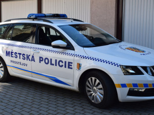 Žena kradla v obchodě. Zboží chtěla schovat za invalidní vozík svého dítěte
