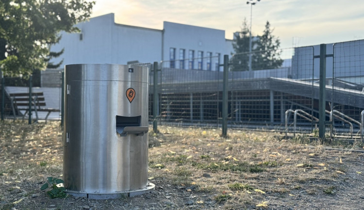 Co to je za automaty? Nové autonomní přístroje v Prostějově budí pozoruhodné diskuse