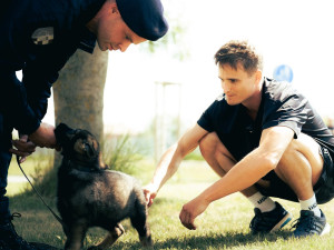 Nábor k policii si vyzkoušel youtuber Hanko i středoškoláci. Zkusíte to taky?