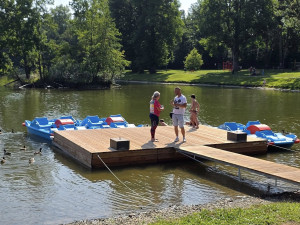 Hurá na Lagunu v Přerově. Po lanovce pro děti zde začaly fungovat vodní šlapadla