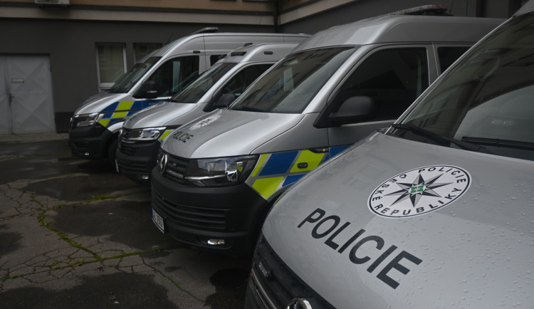 Mladý muž si chtěl ublížit. Schovával se v hospodářském objektu na Třebíčsku