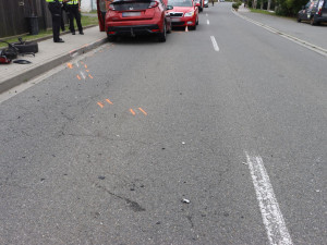 Moucha otravovala řidič, až se v Pňovicích srazil se dvěma vozy. Škoda je 300 tisíc korun