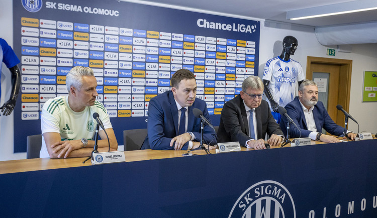 Trenér Tomáš Janotka, předseda představenstva Ondřej Navrátil, majitel Milan Šimonovský, sportovní manažer Ladislav Minář