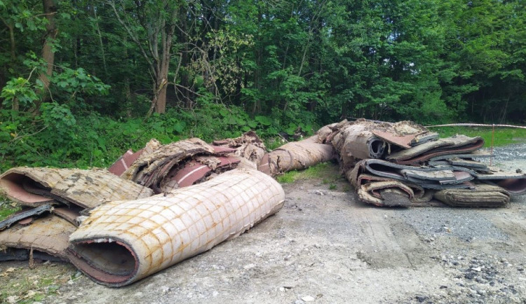 Inspekce v Moravském Kitzbühelu. Úřady prověřují podnikatele, který si pronajal sjezdovku. Sliby neplní