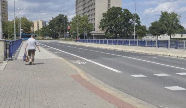 V Přerově pozor. Na dva dny se kvůli opravám uzavře frekventovaný most Míru