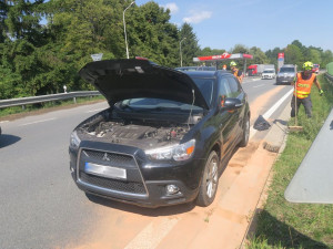 Řidič v Mohelnici utrhl kolo, které odletělo a narazilo do protijedoucího vozu. Od nehody utekl