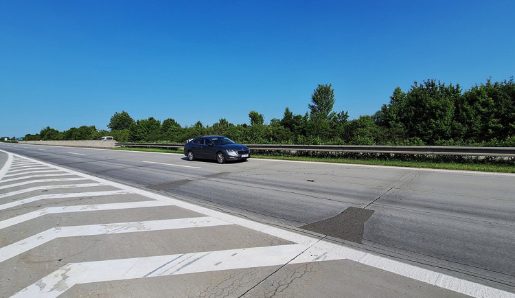 Dálnice D1 u Nezamyslic - ilustrační foto