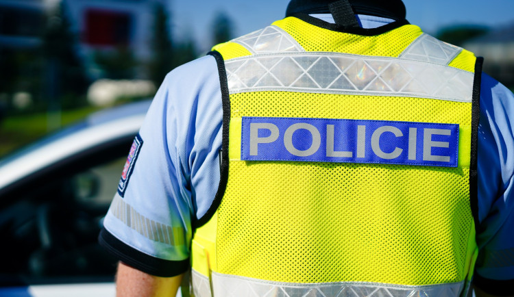 Řidiči masivně nerespektují uložené zákazy řízení a za volantem vozů páchají další přestupky