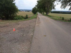 U Náměště na Hané auto srazilo seniora, který byl na vyjížďce s vnučkou. Řidič ujel