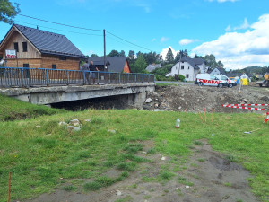 Lidé v Domašově na Jesenicku se dočkají dvou nových mostů. Loni je poničily povodně