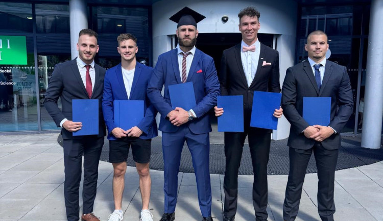 Bojovník Procházka slaví titul, tentokrát akademický. Odpromoval v Brně