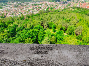 TIP NA VÝLET: Klucanina, to je rozhledna, herní stezka i Tišnovské Stonehenge