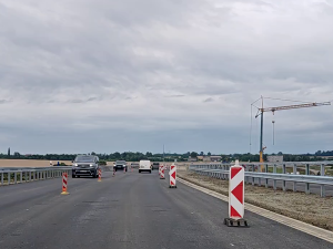 VIDEO: Otevřeno a uzavřeno. Nový zásadní úsek D35 mění dopravu u Olomouce