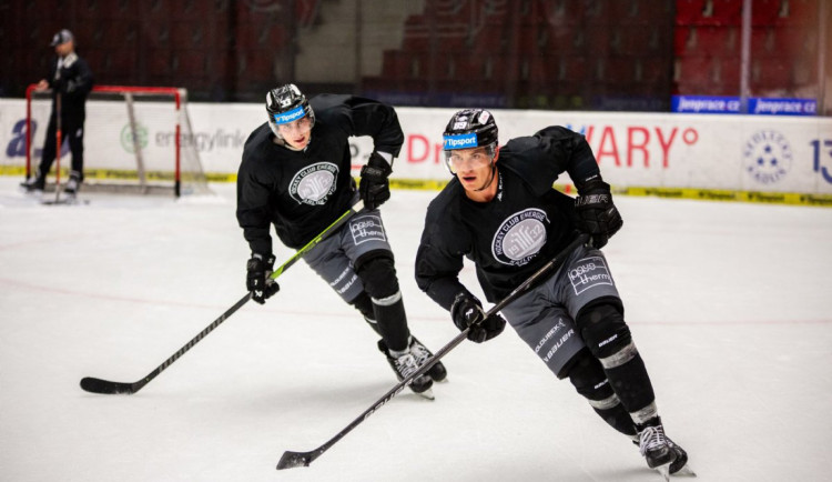 Po pauze znovu na ledě. Jan Šír si příliš neodpočinul, běhání mu ale radost nedělá
