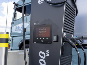 Elektrokamiony vítány. První dobíjecí centrum pro tahače v ČR vyrostlo na Prostějovsku