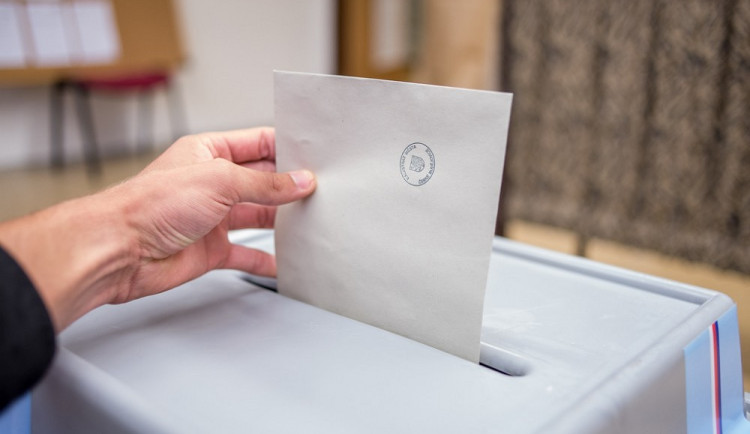 Kdo jde do podzimních sněmovních voleb? V Olomouckém kraji kandiduje 22 politických subjektů