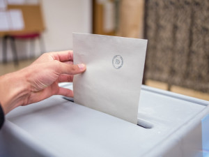 Kdo jde do podzimních sněmovních voleb? V Olomouckém kraji kandiduje 22 politických subjektů