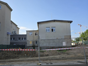 Demolice ve Fakultní nemocnici Olomouc: k zemi půjde část budovy ředitelství