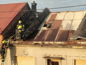 Hasiči měli plné ruce práce. Hořely rodinné domy v Čelechovicích na Hané a Kojetíně