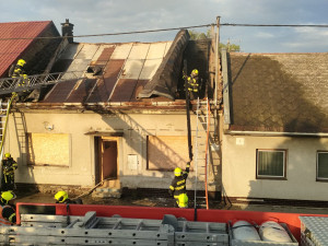 Hasiči měli plné ruce práce. Hořely rodinné domy v Čelechovicích na Hané a Kojetíně