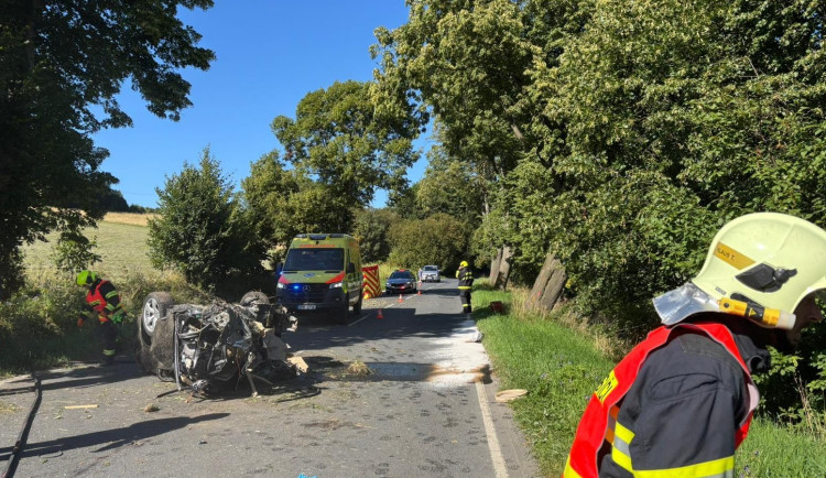 Tragická nehoda u Heřmanovic. Na místě zemřel mladý spolujezdec
