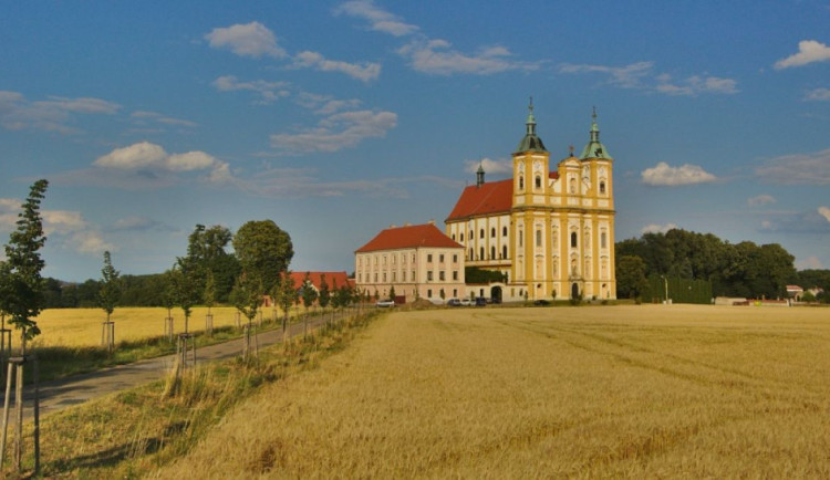 DRBNA HISTORIČKA: Monumentální kostel na Hané, za dominantou Dubu nad Moravou stojí zázrak