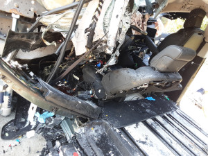 Řidič zůstal při nehodě na D1 zaklíněný pod kamionem. Dálnice u Hranic byla zcela uzavřená