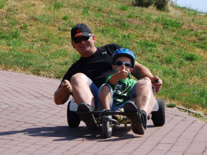 PŘEHLED: Kam s dětmi poslední týden prázdnin? Lanové centrum, Čarovný les nebo minikáry na Bouzově