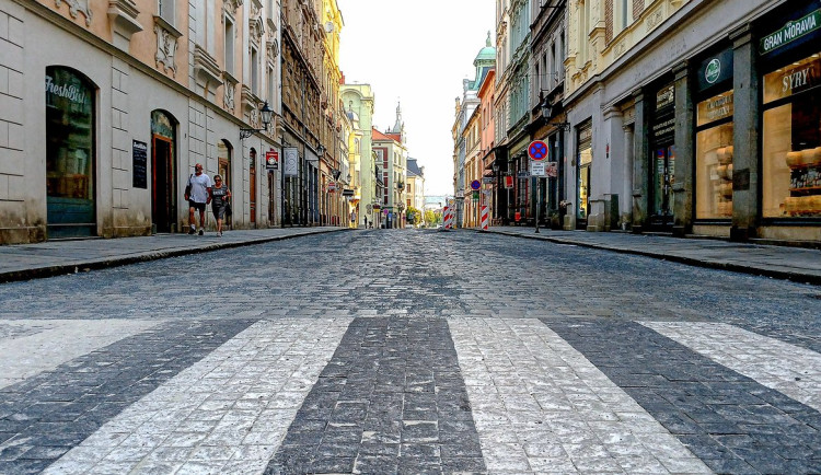 Velmi důležitá Rooseveltova ulice je opravená a v předstihu se tam vrací provoz