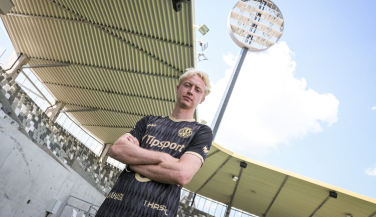 Návrat ztraceného syna: Tom Slončík znovu v černobílém dresu Votroků