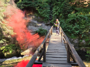 Do odlehlé rokle v údolí Bílé Opavy se zřítil turista a poranil si hlavu. Letěl pro něho vrtulník