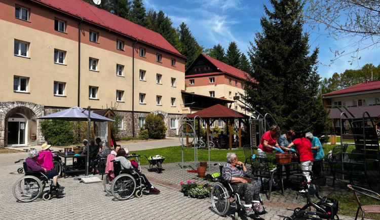 Hledá se nový ředitel Domova sociální péče Tmavý Důl, kraj vypíše výběrko