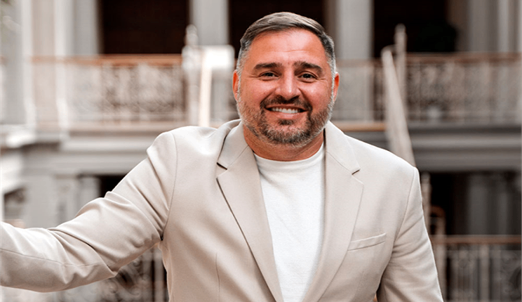 Další problém pro Spolu. Po Jajtnerovi mizí z kandidátky i Karel Podzimek