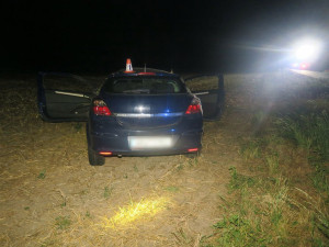 Hrozivý karambol na Šumpersku: přes střechu šlo auto s pěti lidmi