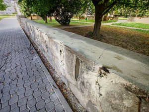 Zídka po ošetření technickými službami