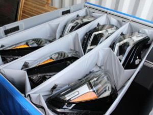 Jeden kradl, druhý falšoval doklady. Pracovníci firmy v Mohelnici za dva roky odnesli autosvětla za miliony