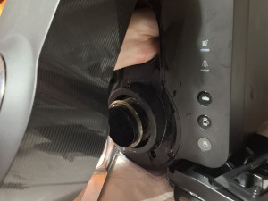 Žena z Olomouce si zasekla ruku z kávovaru, pomohli jí až hasiči. Přístroj to nepřežil