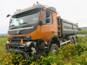 Tragickou nehodu u Vícova policie vyšetřuje jako usmrcení z nedbalosti. Zemřela šestačtyřicetiletá řidička
