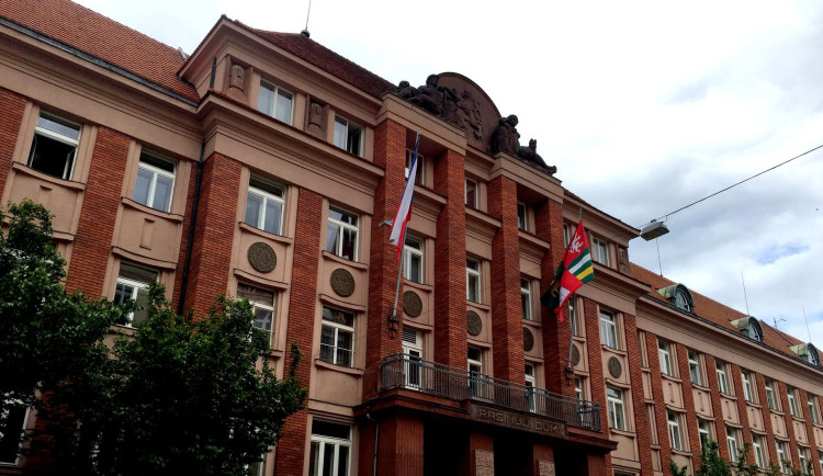 Plzeňský kraj zadá audit na hospodaření krajské firmy. Její vedení vyšetřuje policie