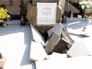 Hyena na hřbitově v Olomouci, pět desítek poničených nebo otevřených hrobů. Ničema hledal cennosti