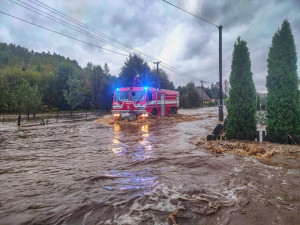 VIDEO: Rok od povodní. Při ničivých záplavách pomáhaly tisíce hasičů